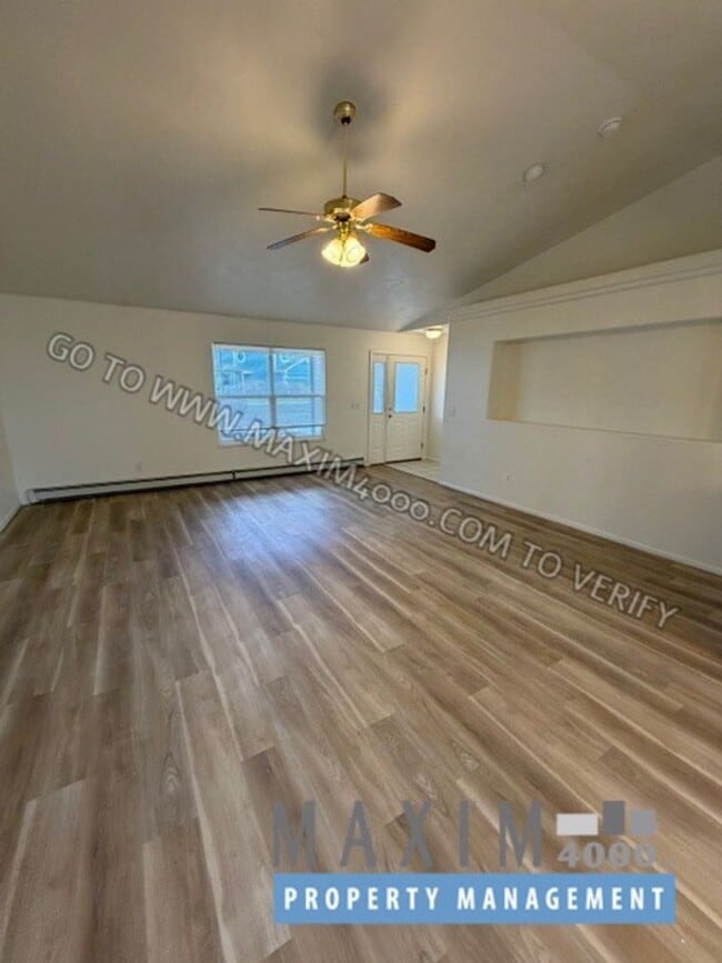 Building Photo - 210 W Sunset Dr