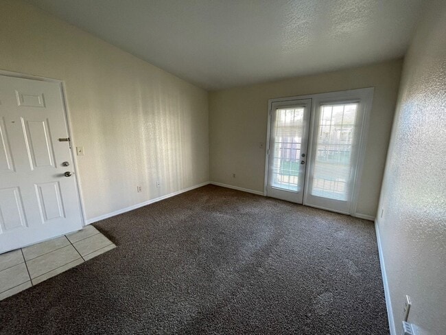 Building Photo - 2550 N Alafaya Trail