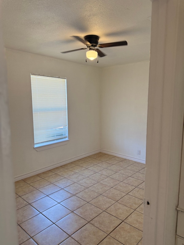 Building Photo - 600 Ellor Dr