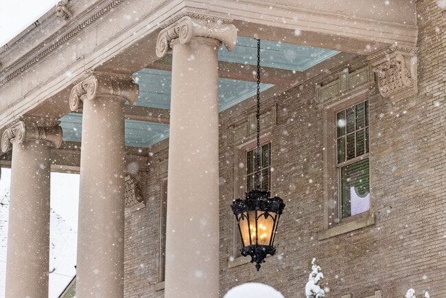 Building Photo - 5135 Ellsworth Ave