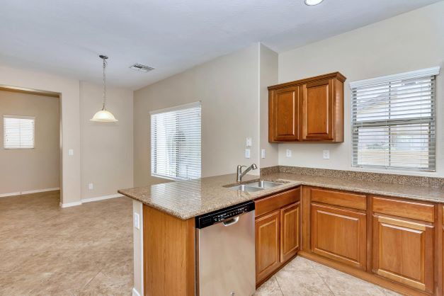 Building Photo - "Spacious 4-Bed Townhouse Oasis in Anthem – Modern Comfort Awaits!"