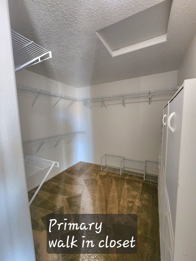 Building Photo - Spacious 4-Bedroom Home with Loft in Charm...