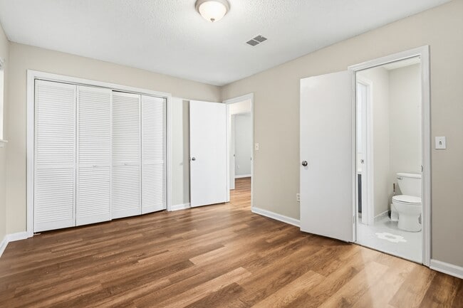 Building Photo - 4461 Jenwood St