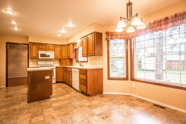 Building Photo - 206 S Riverside Harbor Dr