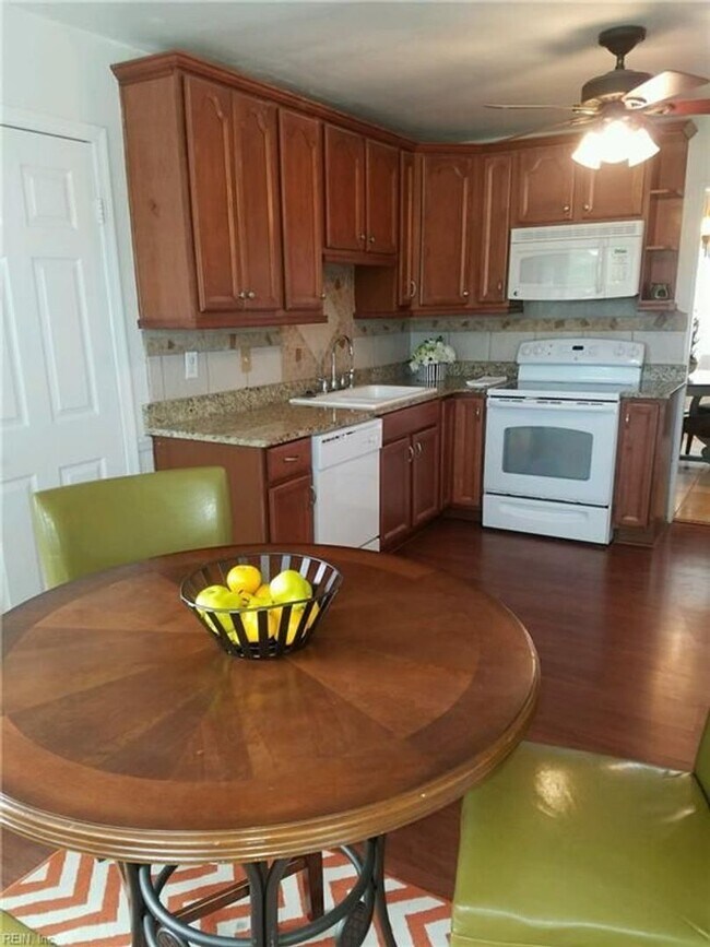 Building Photo - Remodeled 3BR Home in Indian Lakes - Grani...