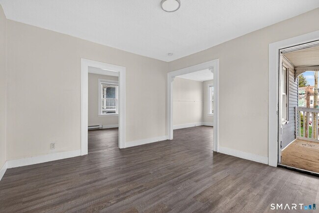 Building Photo - 27 Beacon St
