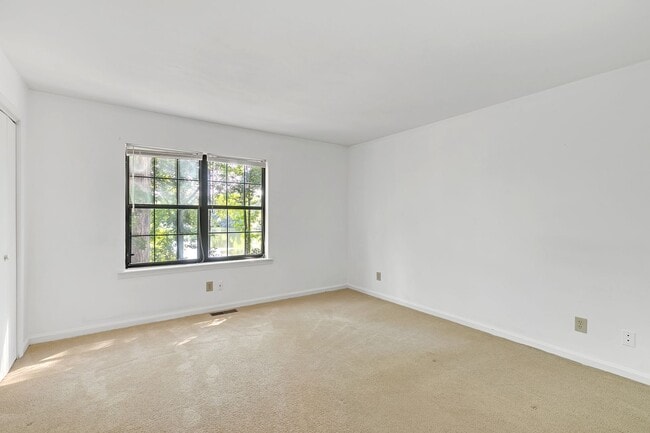 Building Photo - Call Sabrina Thomas at 757-767-0767 for more information