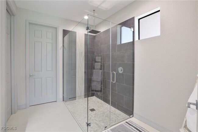 Building Photo - 217 NW 36th Ave