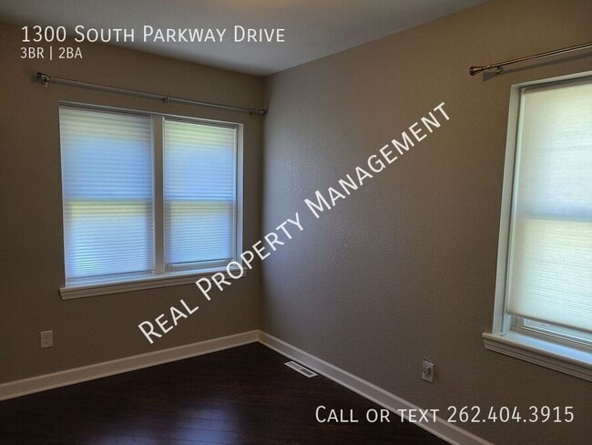 Building Photo - 1300 Parkway Dr