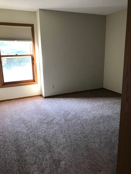 Bedroom 2 - 1389 Berry Ridge Rd