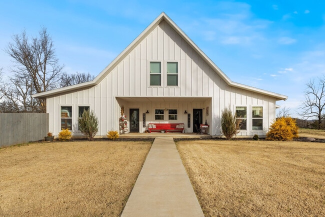 Building Photo - 149 NW Campbell Loop