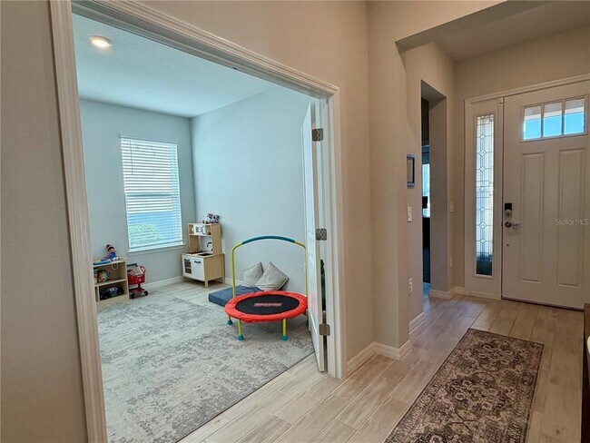 Building Photo - 2679 Ridgetop Ln