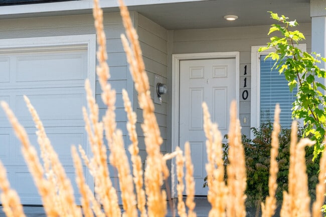 Building Photo - 5706 W 1st Pl