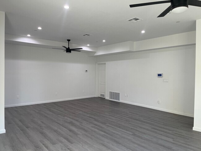 Building Photo - 3150 Verdugo Rd