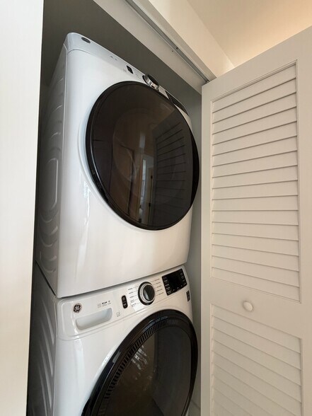 Building Photo - 1690 NW 28th Ave