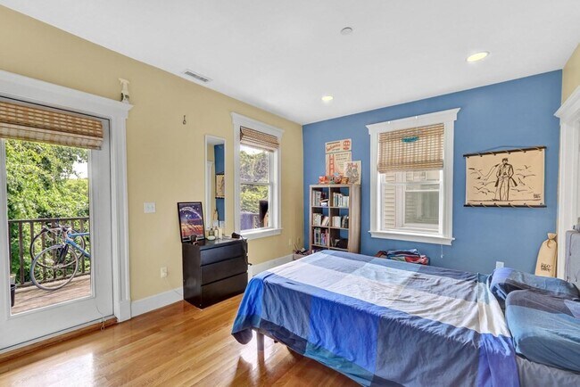 Building Photo - 283 Western Ave