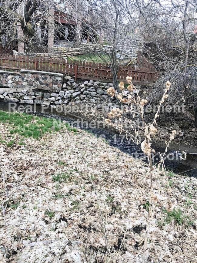 Building Photo - Updated 5 Bedroom 5 Bath Home in Layton Available!