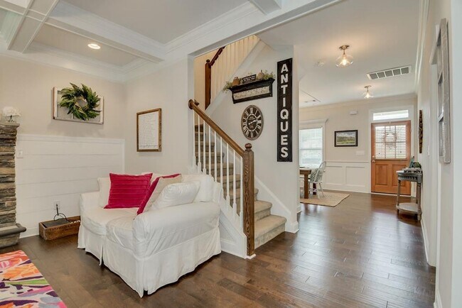 Building Photo - 1554 Driftwood Ln