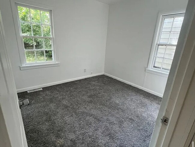 Building Photo - 210 N Lincoln Ave