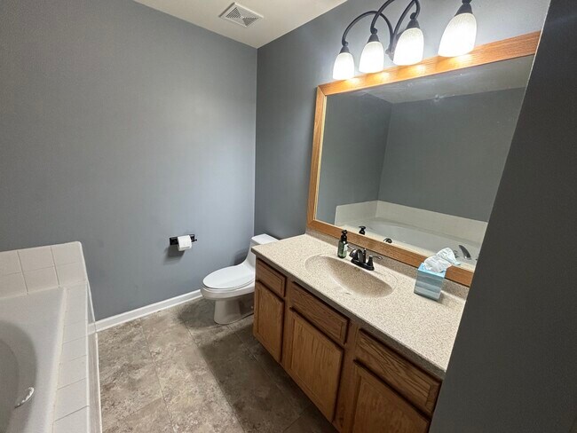 Building Photo - 2337 Summerlin Dr