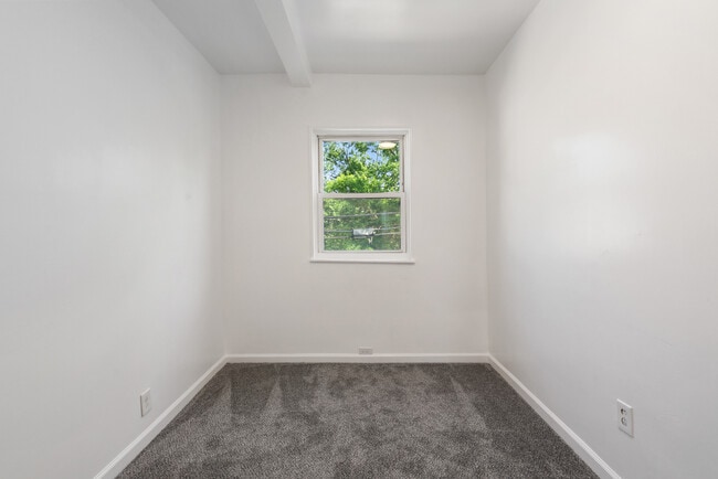 Building Photo - 1313 Lowrie St
