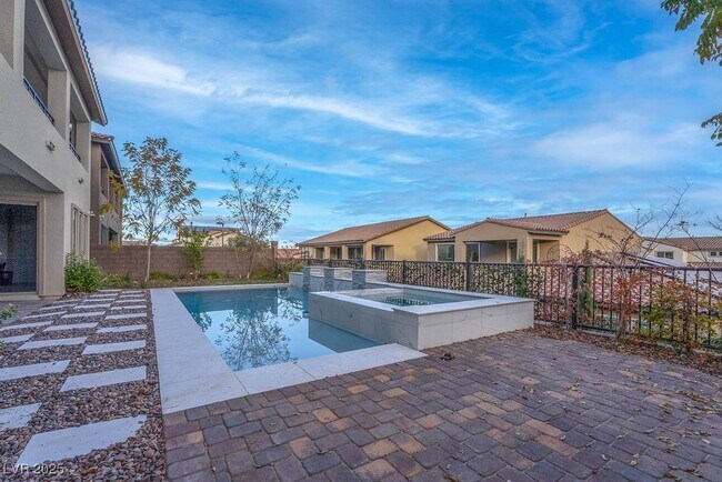 Building Photo - 230 Carmel Sky St