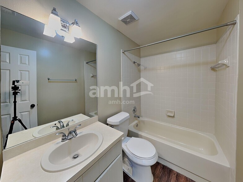 Building Photo - 6109 Cacao Dr