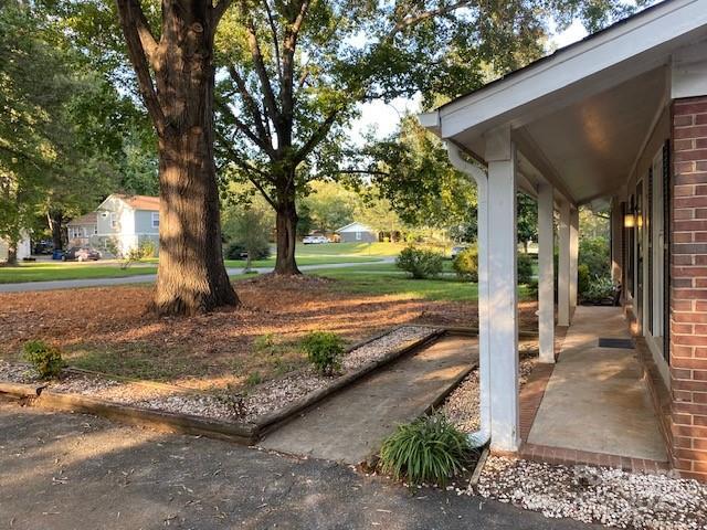 Building Photo - 7104 Lake Dr