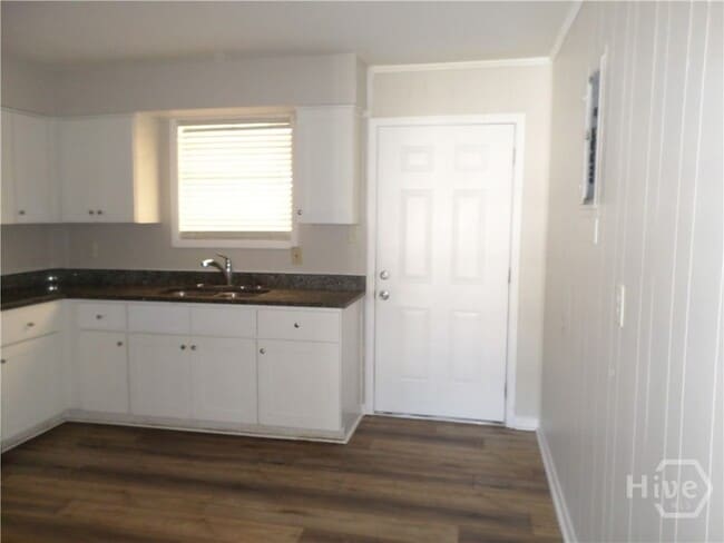 Building Photo - 2145 Louisiana Ave