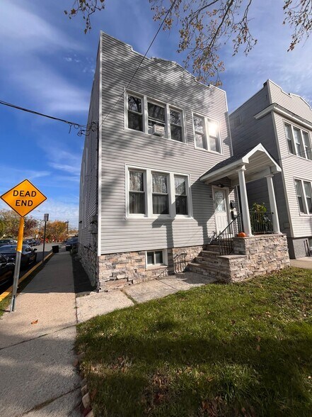 Building Photo - 16 E Bidwell Ave