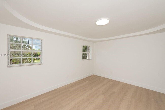 Building Photo - 13912 SW 103rd Ln