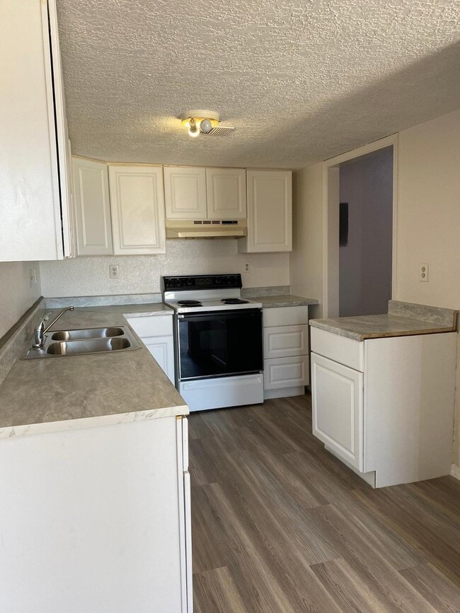 Building Photo - 17 Homestead Dr