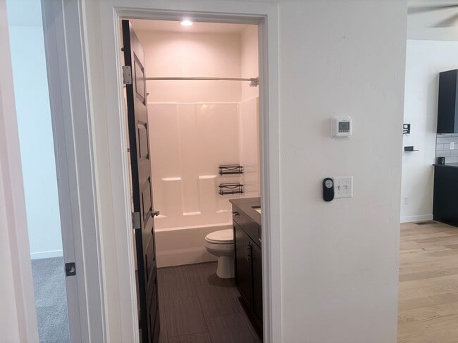 Building Photo - 220 Metz Ln