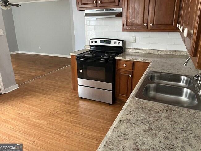 Building Photo - 1755 Foster Pl