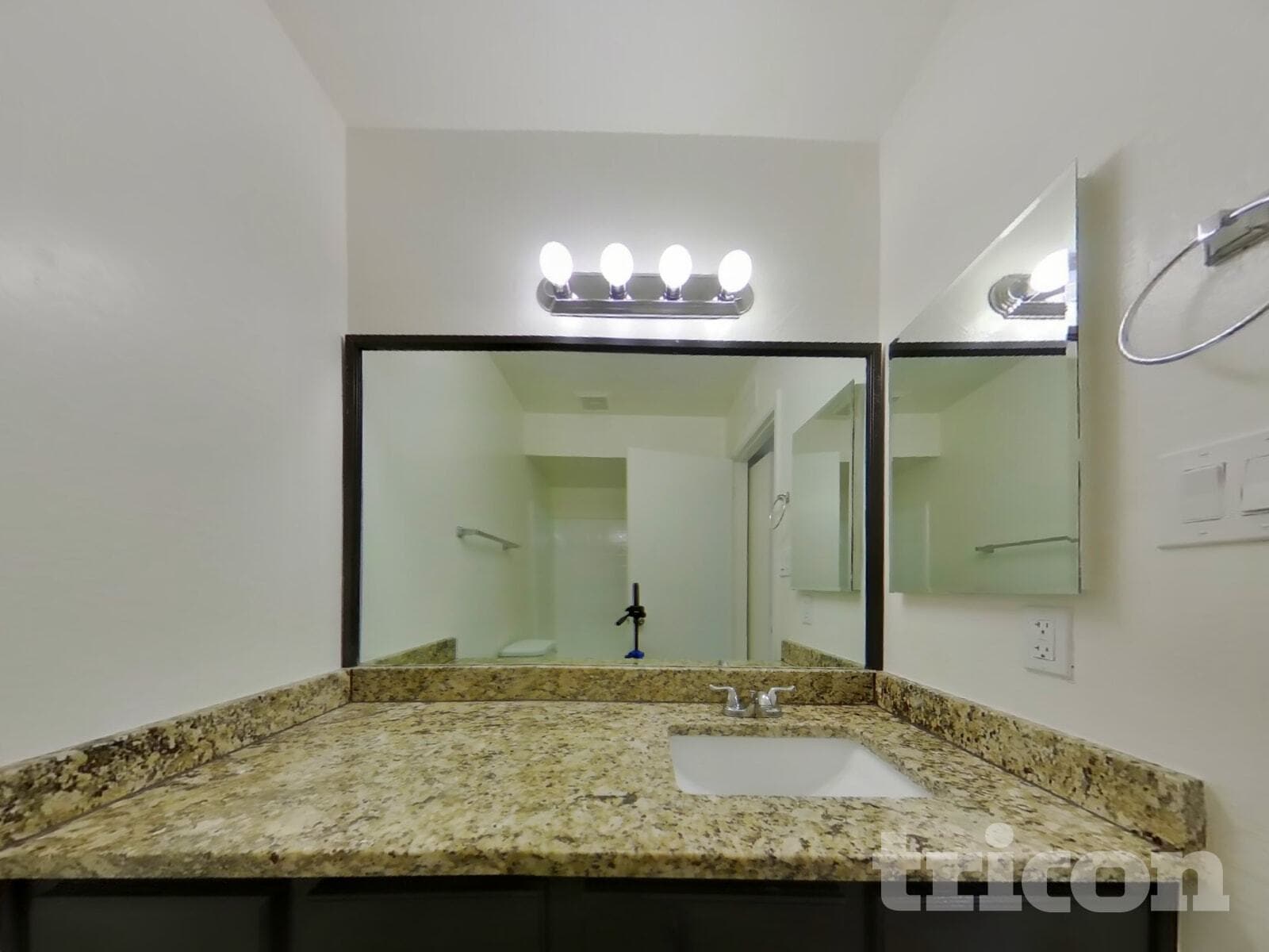 Building Photo - 2455 E Broadway Rd