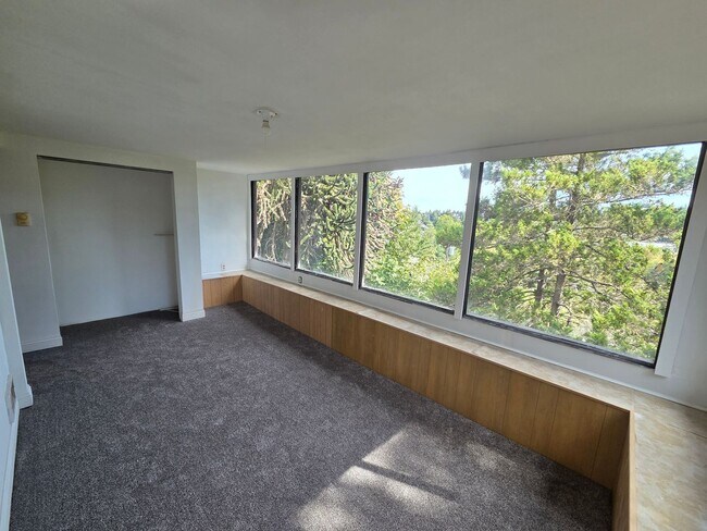 Building Photo - 125 S Cambrian Ave