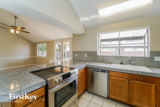 Building Photo - 2701 W Camino De La Joya