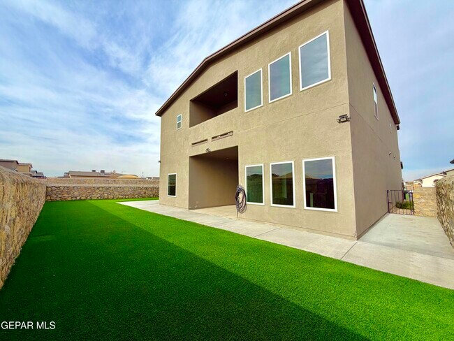 Building Photo - 122 Esther Trl