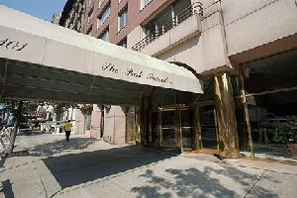 Building Photo - 101 W 79th St