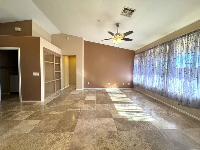 Building Photo - 2 BEDROOM PLUS OFFICE/DEN IN MCDOWELL MTN ...