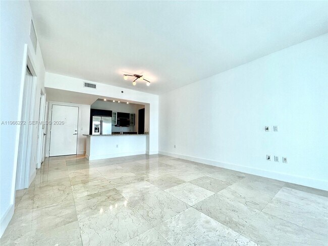 Building Photo - 950 Brickell Bay Dr