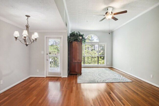 Primary Photo - 1250 Parkwood Cir SE