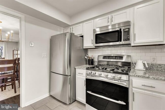 Building Photo - 10855 Lockwood Dr