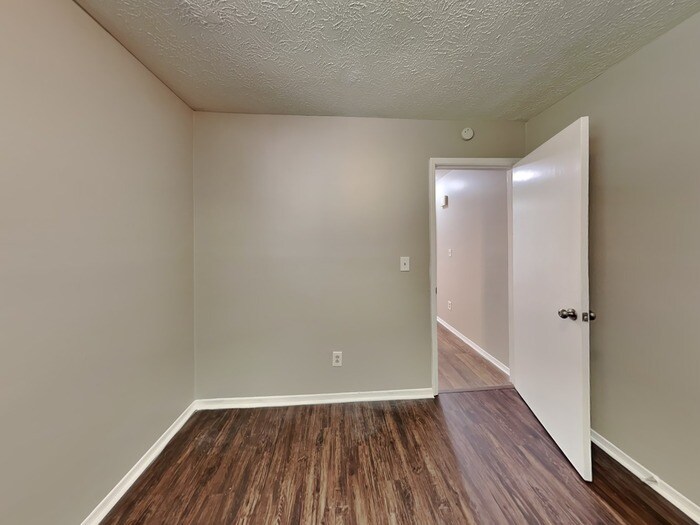 Building Photo - 7090 Winkfield Pl