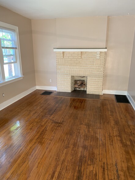 Building Photo - 3260 Berwyn Pl