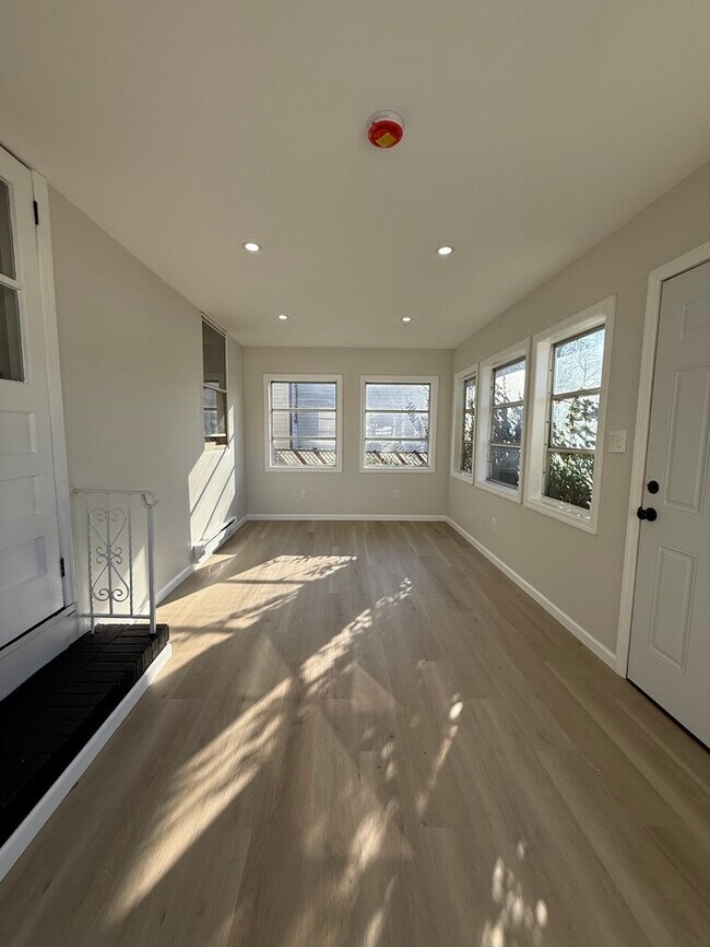 Building Photo - 520 Purce St