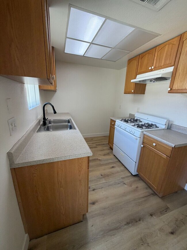 Building Photo - 242 Grayson Way