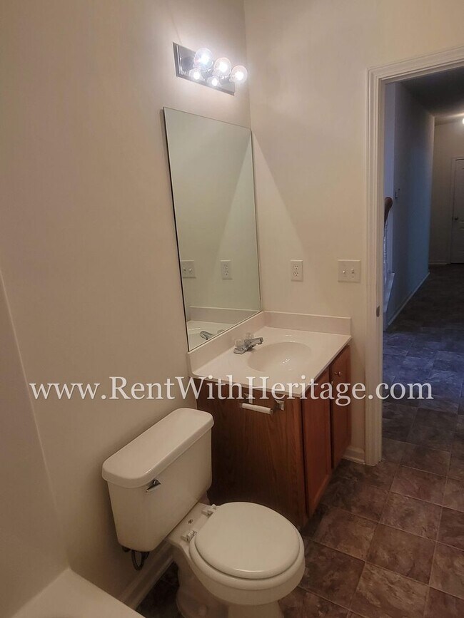 Building Photo - WOW!!!......COME SEE THIS GORGEOUS 4 BEDROOM / 3 BATH HOME IN THE POPULAR KINGSWOOD SUBDIVSION-A ...