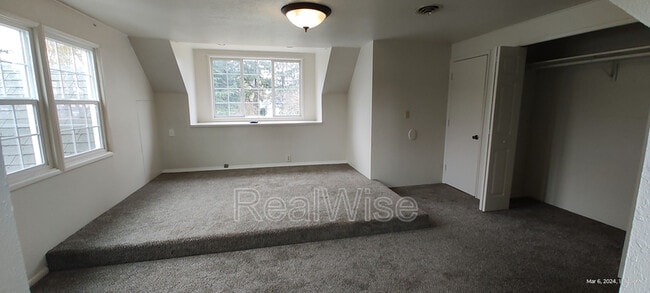 Building Photo - 355 W Selmar Ct