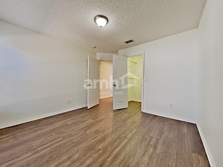 Building Photo - 8813 Scenic Vista Ct